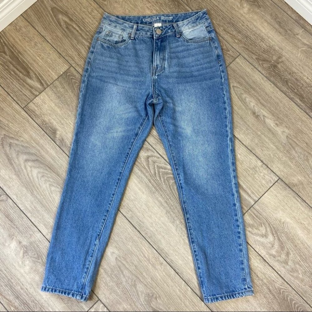 Mandee Chelsea Vintage Straight Mid Rise Jeans